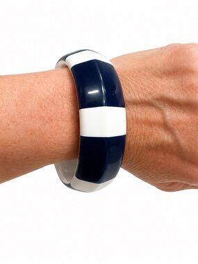 Vintage Navy Blue & White Striped Lucite Acrylic Chunky Bangle Bracelet Retro